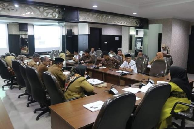 1564803689-RiauBertuah co-Suasana rapat Rapat pansus Ranperda Penyediaan Sistim Air Minum